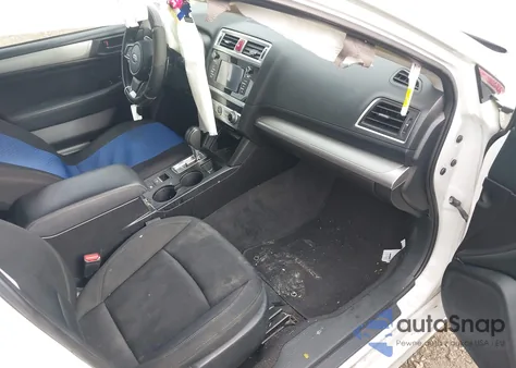 2018 Subaru Legacy 2.5I z USA, uszkodzony, nr VIN 4S3BNAB69J3020880